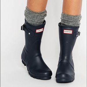 Short Hunter boots in navy